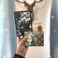 Monogram card wallet藍花花