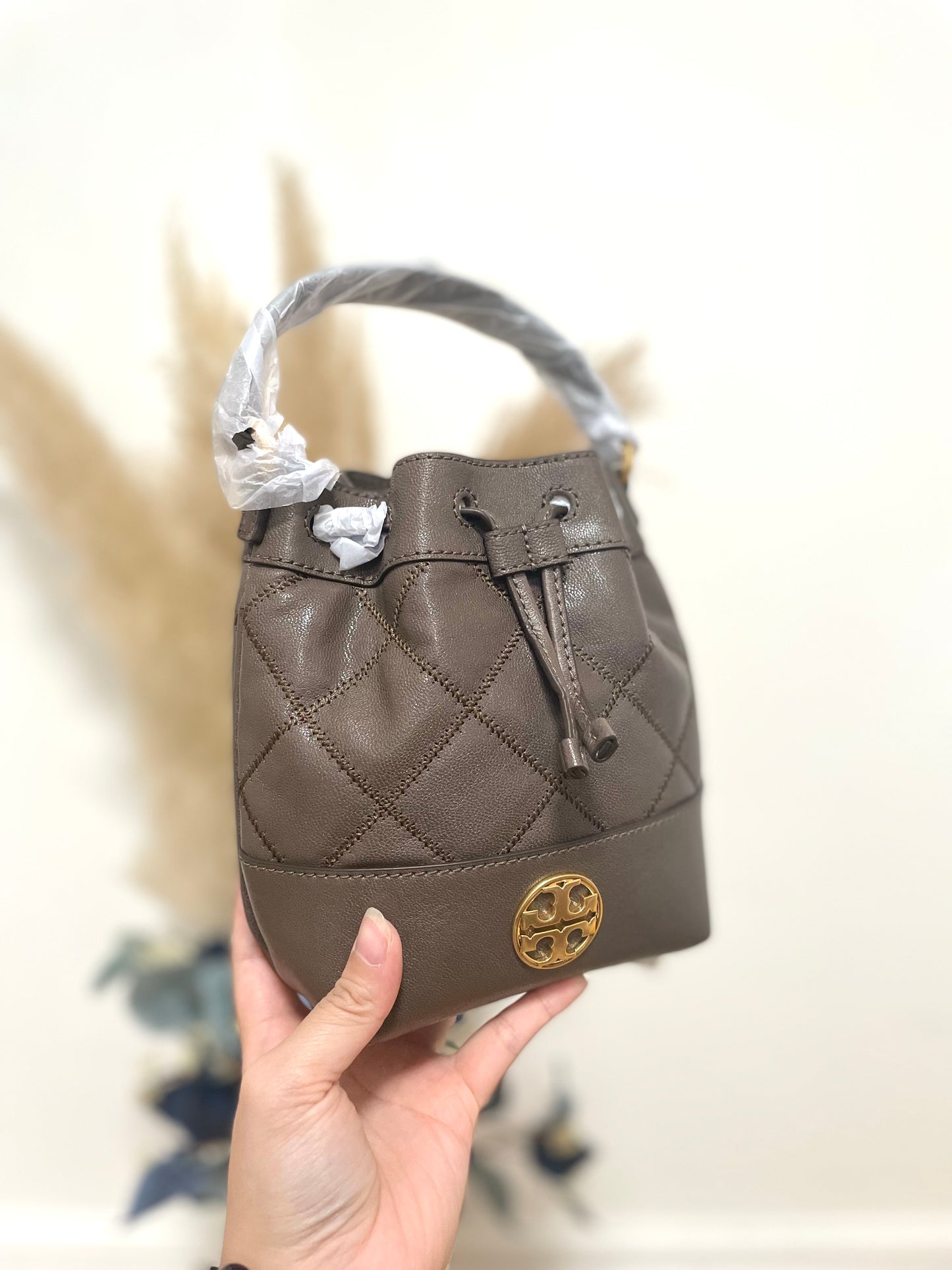 Willa mini bucket bag