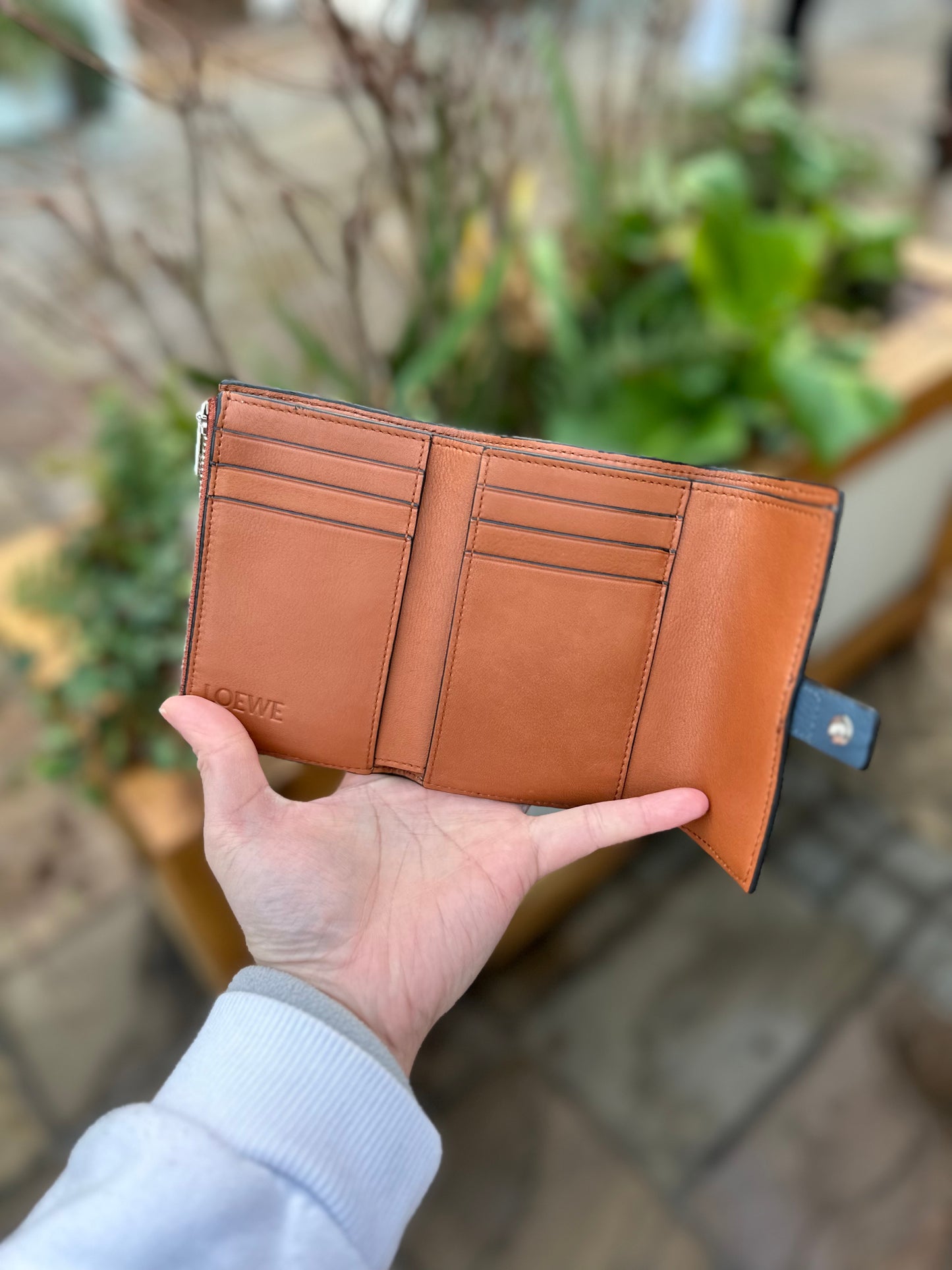 Small vertical wallet