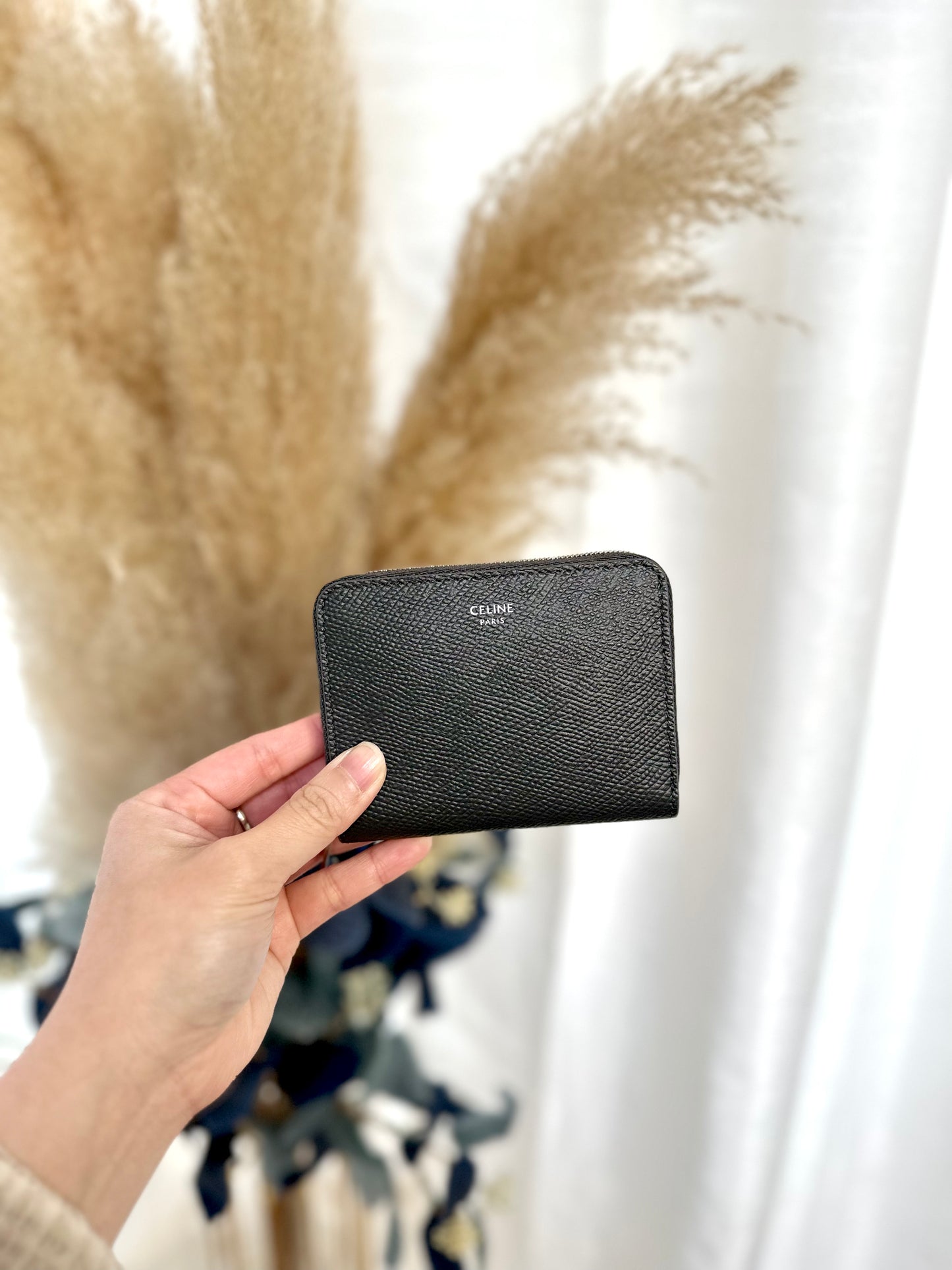 Zipper card holder dark grey