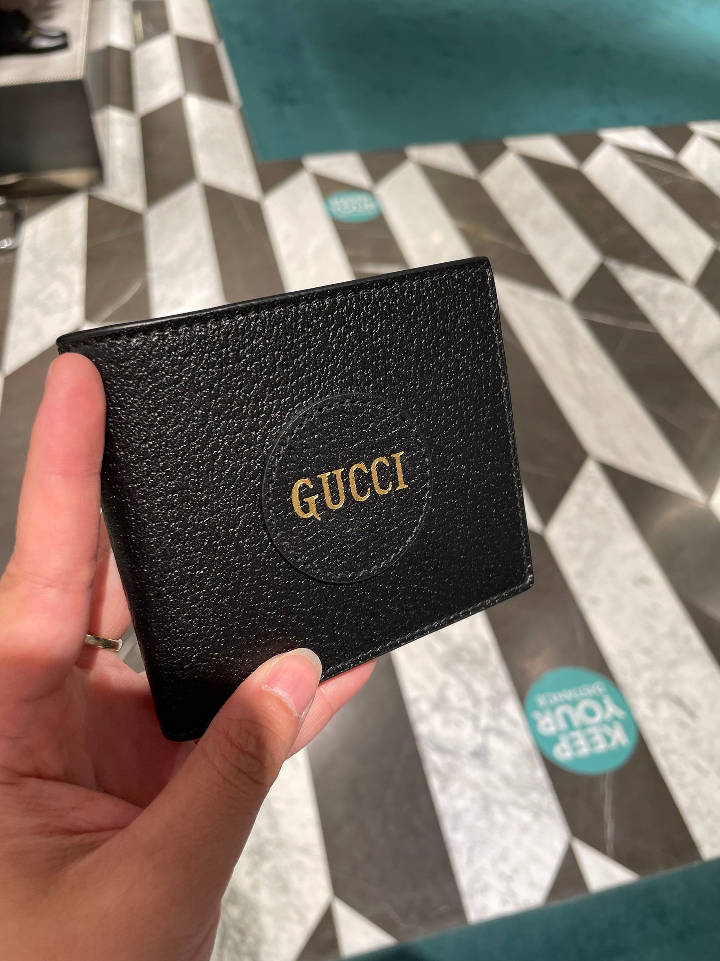 Logo wallet 8卡位