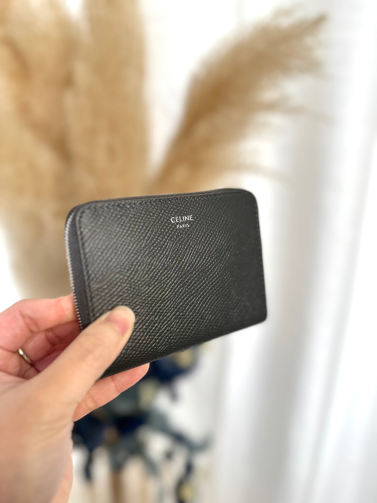 Zipper card holder dark grey