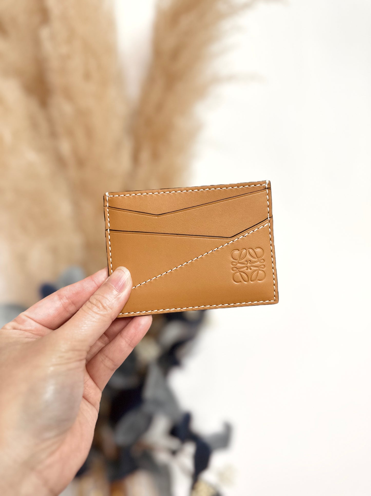 Puzzle card holder