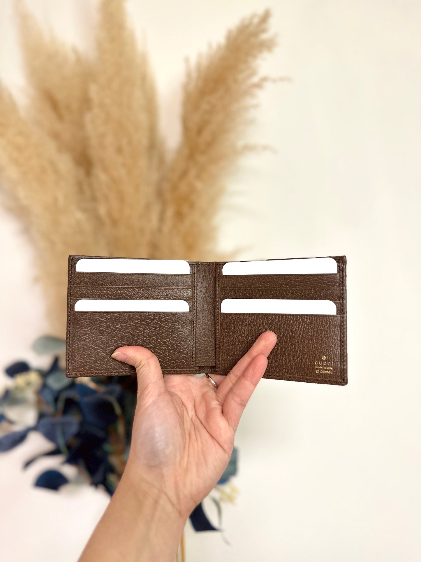 Donald wallet 8卡位