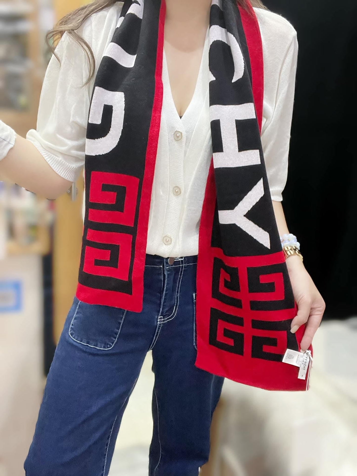 Gv logo scarf