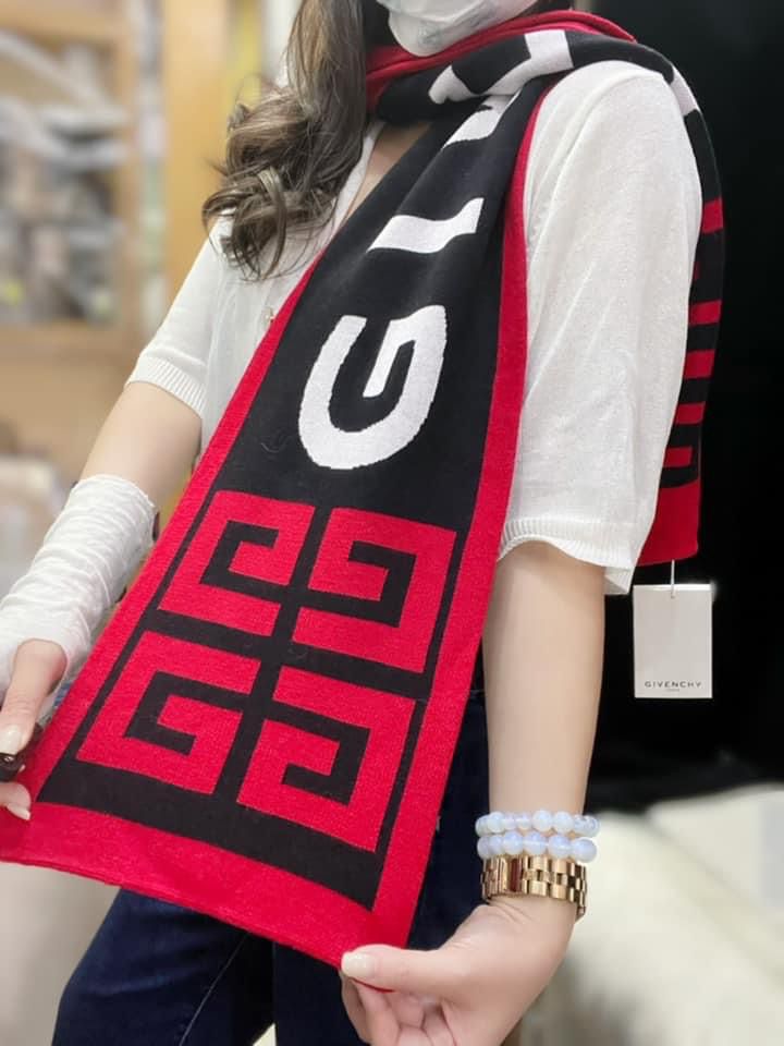 Gv logo scarf