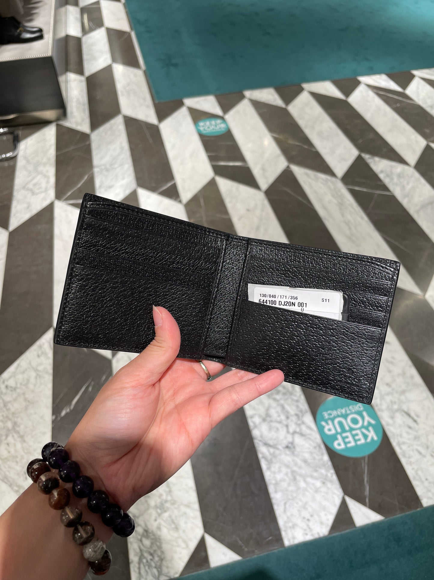 Logo wallet 8卡位