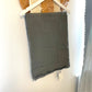 大GG logo scarf